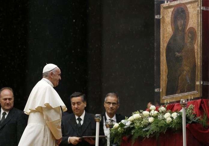 20161009T1022-187-CNS-POPE-MASS-MARY